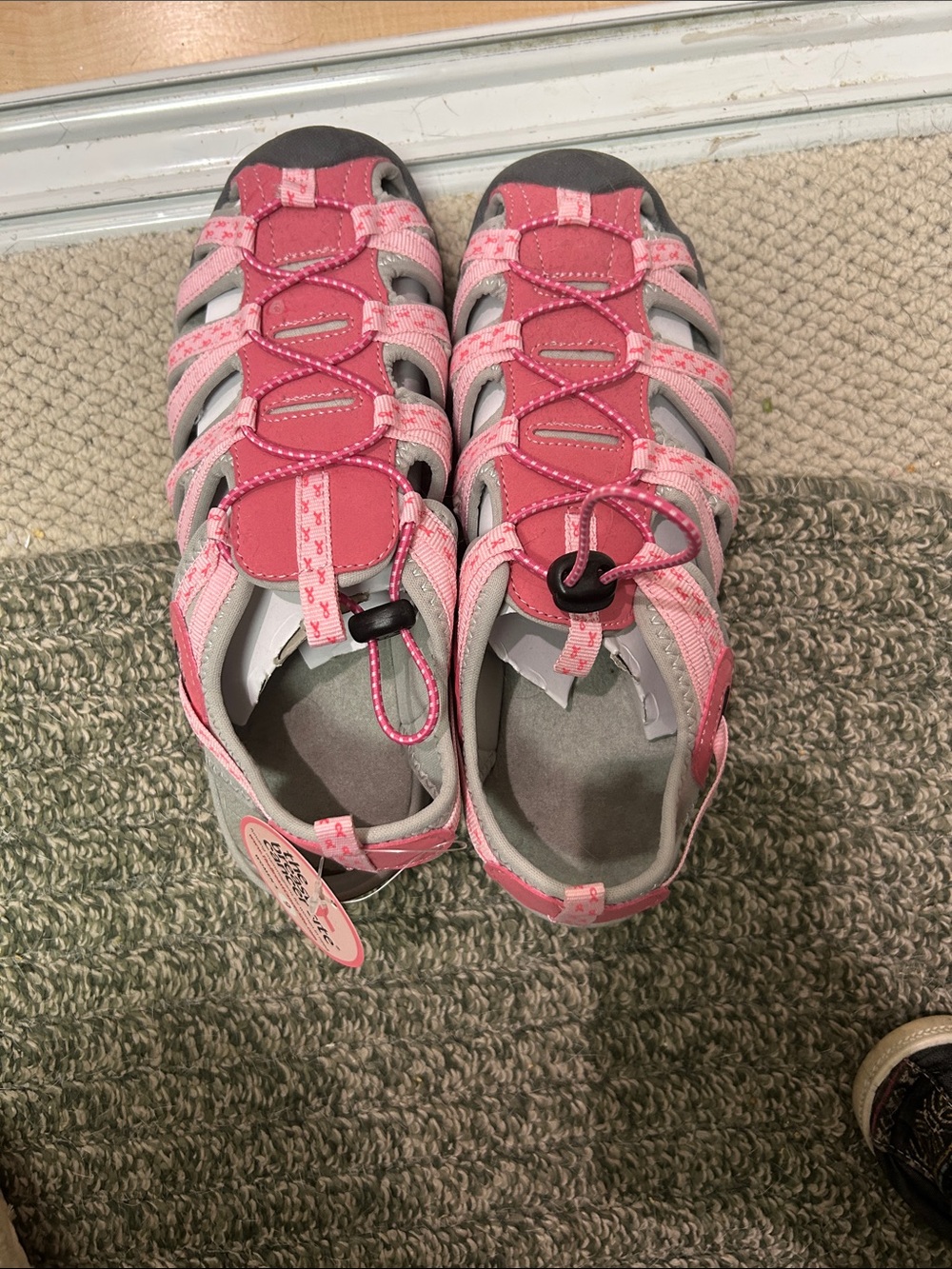 Women’s Pink Closed-Toe Outdoor Sneaker Sandals